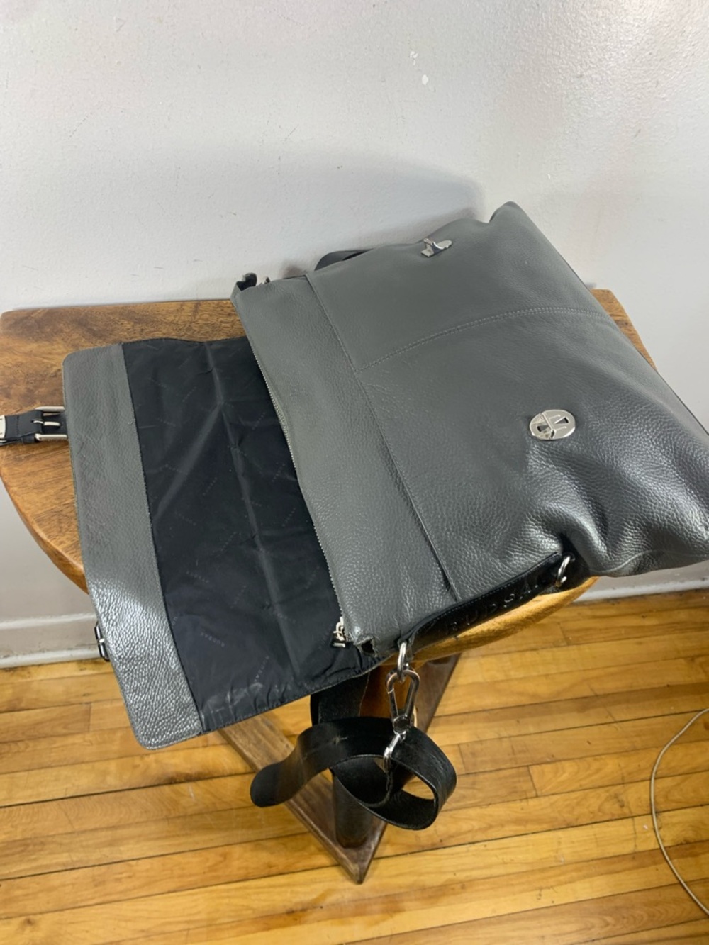 Rudsak made in Canada large unisex computer leather bag - Picture 13 of 14